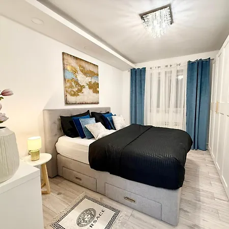 Holiday House 